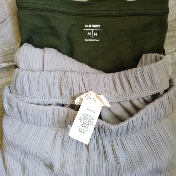 Nabee/ Old Navy Set of Long Skirt, T Shirt - Picture 5 of 8